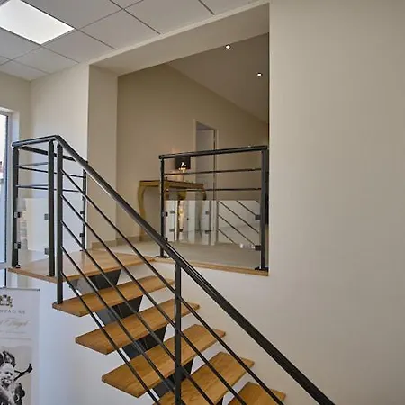 Les Doyennes فندق مبيت وإفطار 2*